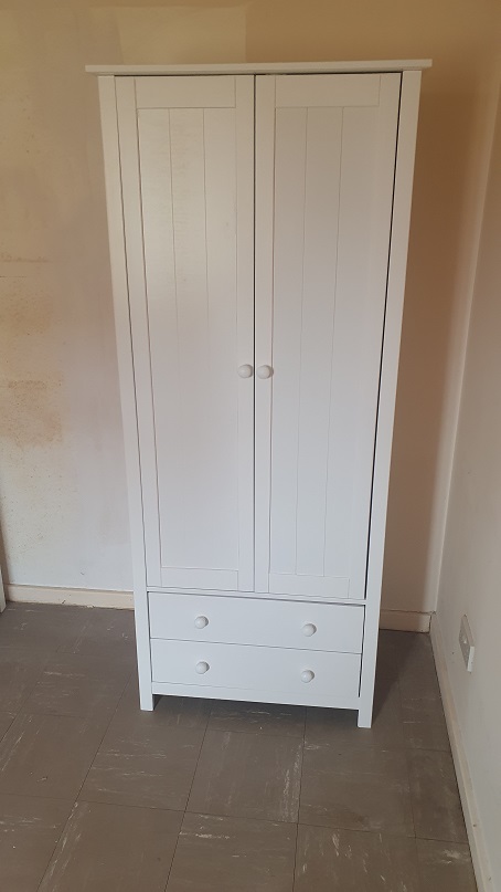 An example of a Slab Wardrobe we constructed in Bedfordshire sold by Homebase