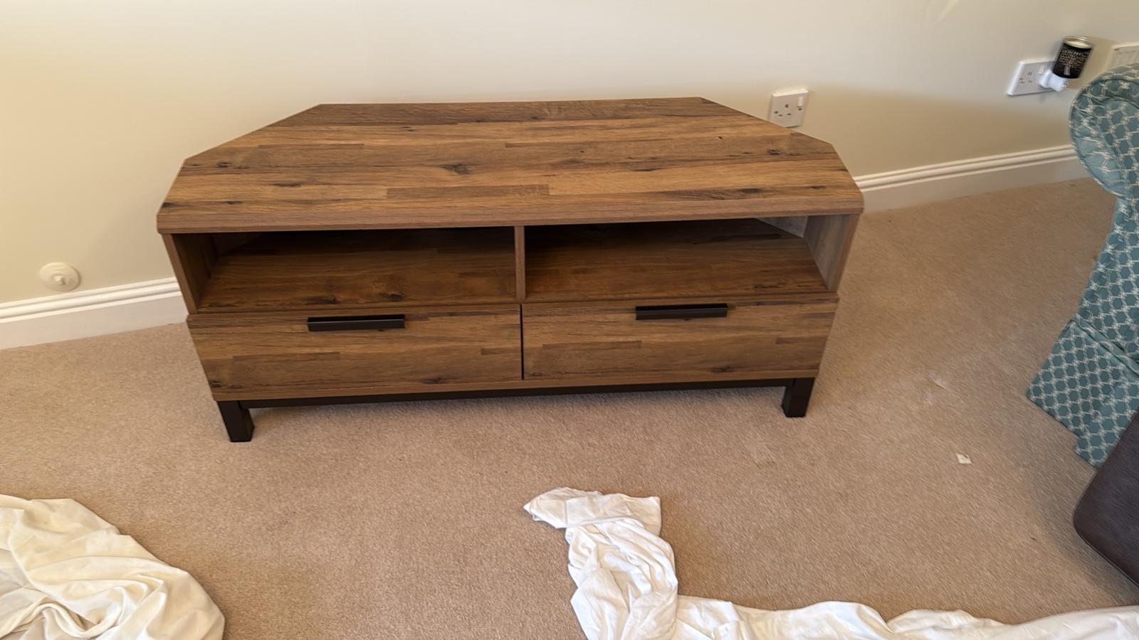 Professional Next Bronx TV-Stand assembly — Farnham