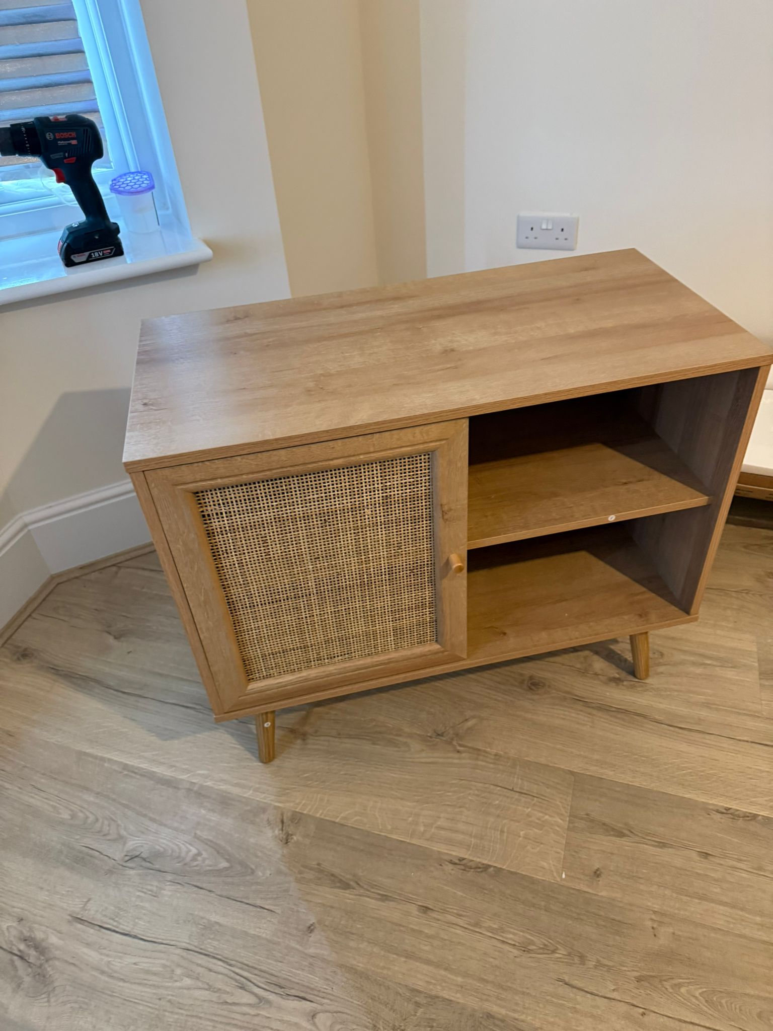 Professional Daals Frances TV-Stand assembly — Lichfield