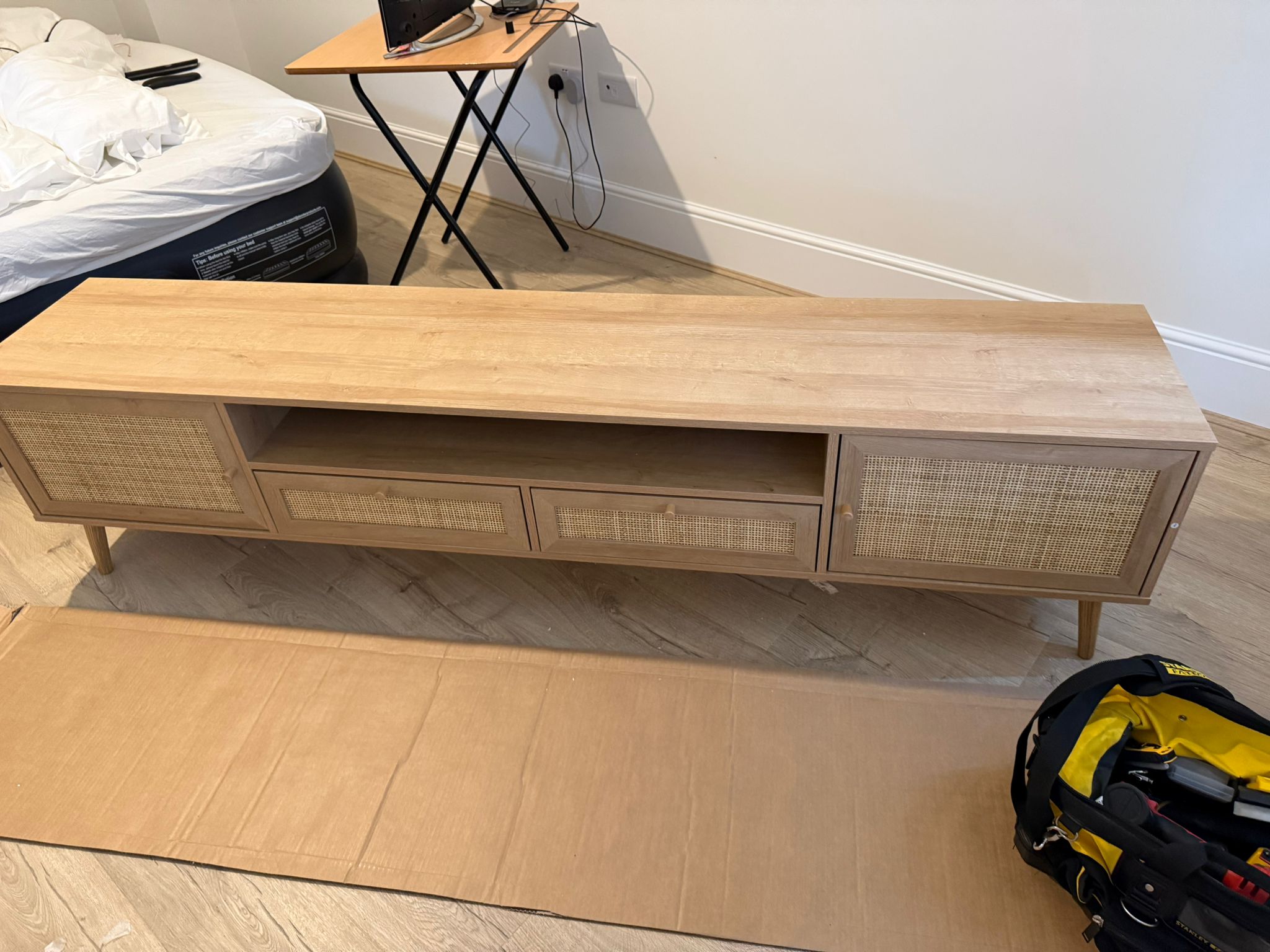 Professional Daals Frances TV-Stand assembly — Lichfield